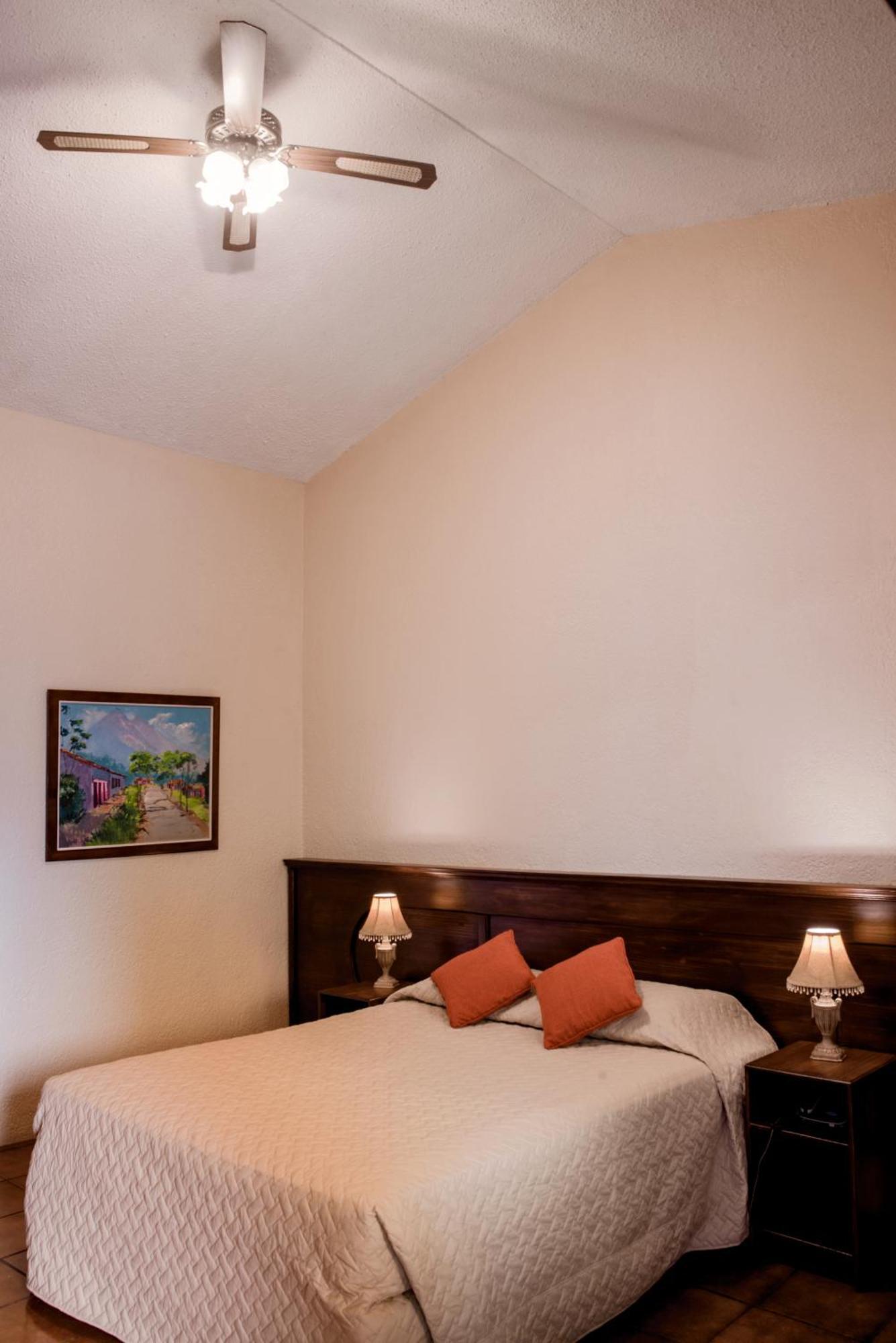 Hotel Villa Espanola Guatemala City Exterior photo